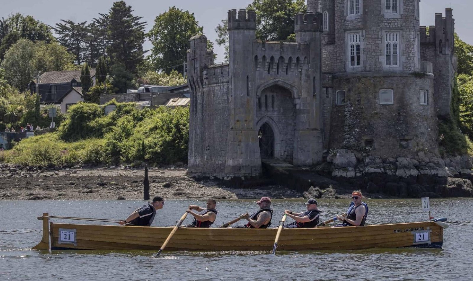 Coastal-Vierer vor Blackrock Castle bei Ocean to City in Cork